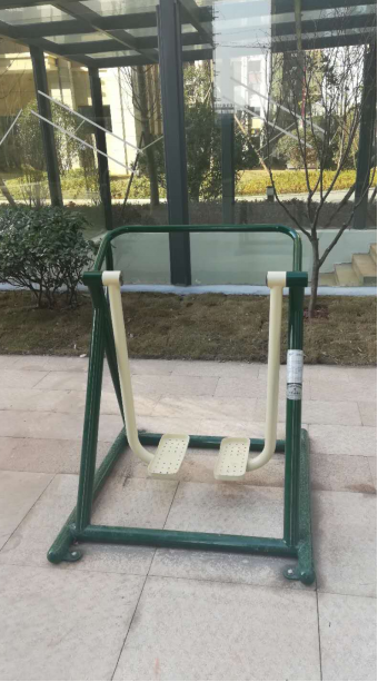 小區(qū)健身器材，游樂設(shè)施，epdm橡膠地面，幼兒園桌椅，硅pu球場