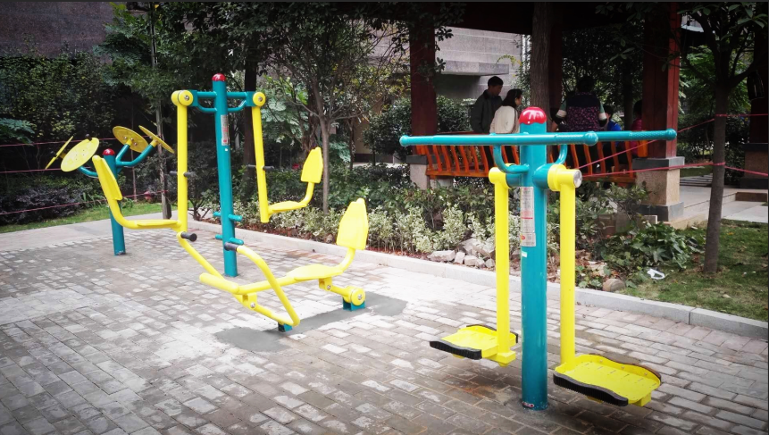 小區(qū)健身器材，游樂設(shè)施，epdm橡膠地面，幼兒園桌椅，硅pu球場