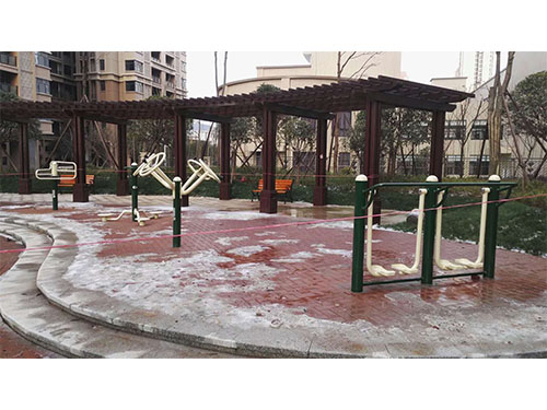 小區(qū)健身器材，兒童游樂設(shè)施，epdm橡膠地面，幼兒園桌椅，硅pu球場
